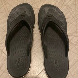Women’s Crocs Flip Flops all black size 9- fit more like an 8 1/2